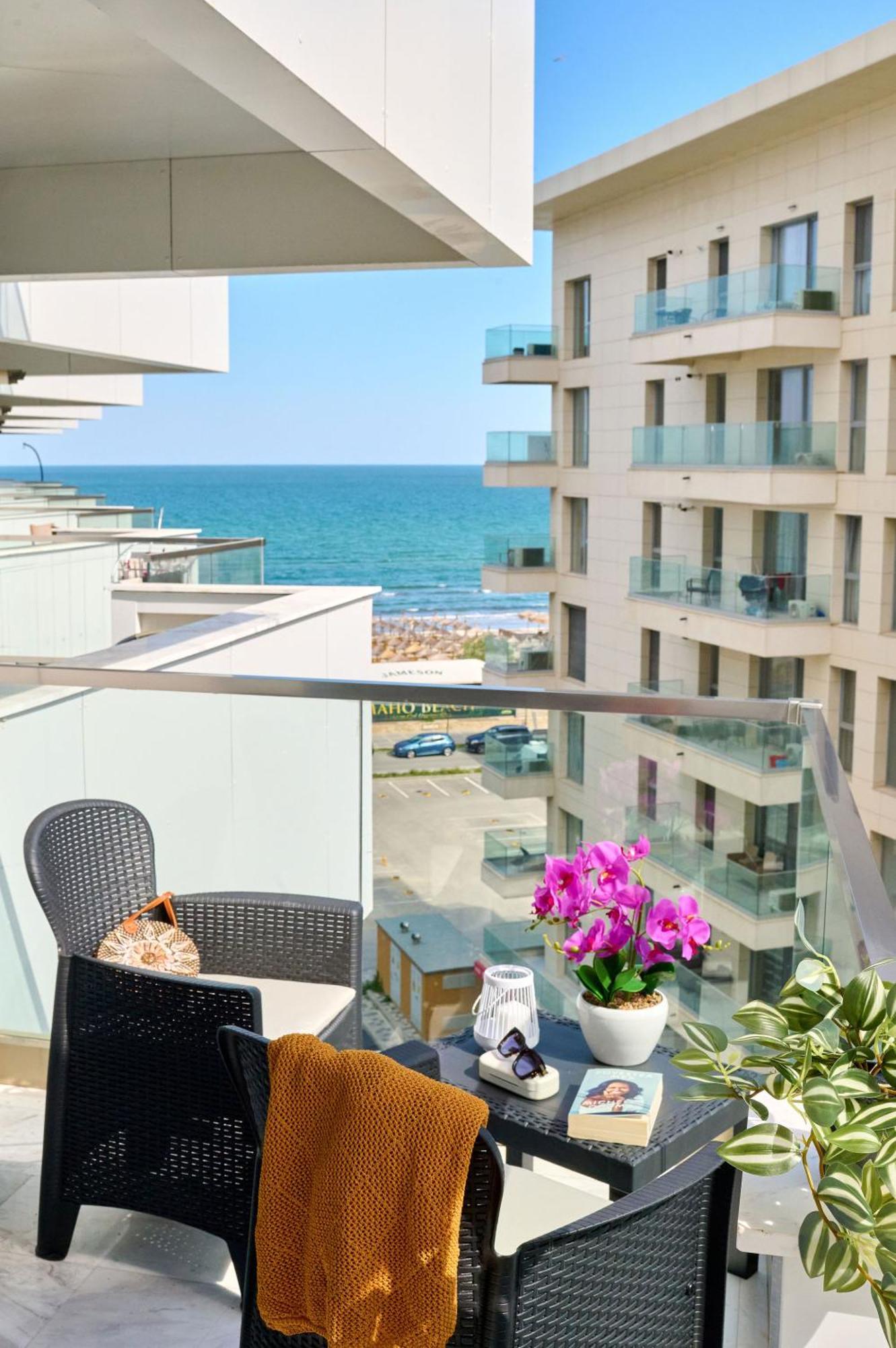 Summer Residence Apartment In Infinity Beach Resort - Parking Mamaia Exterior foto