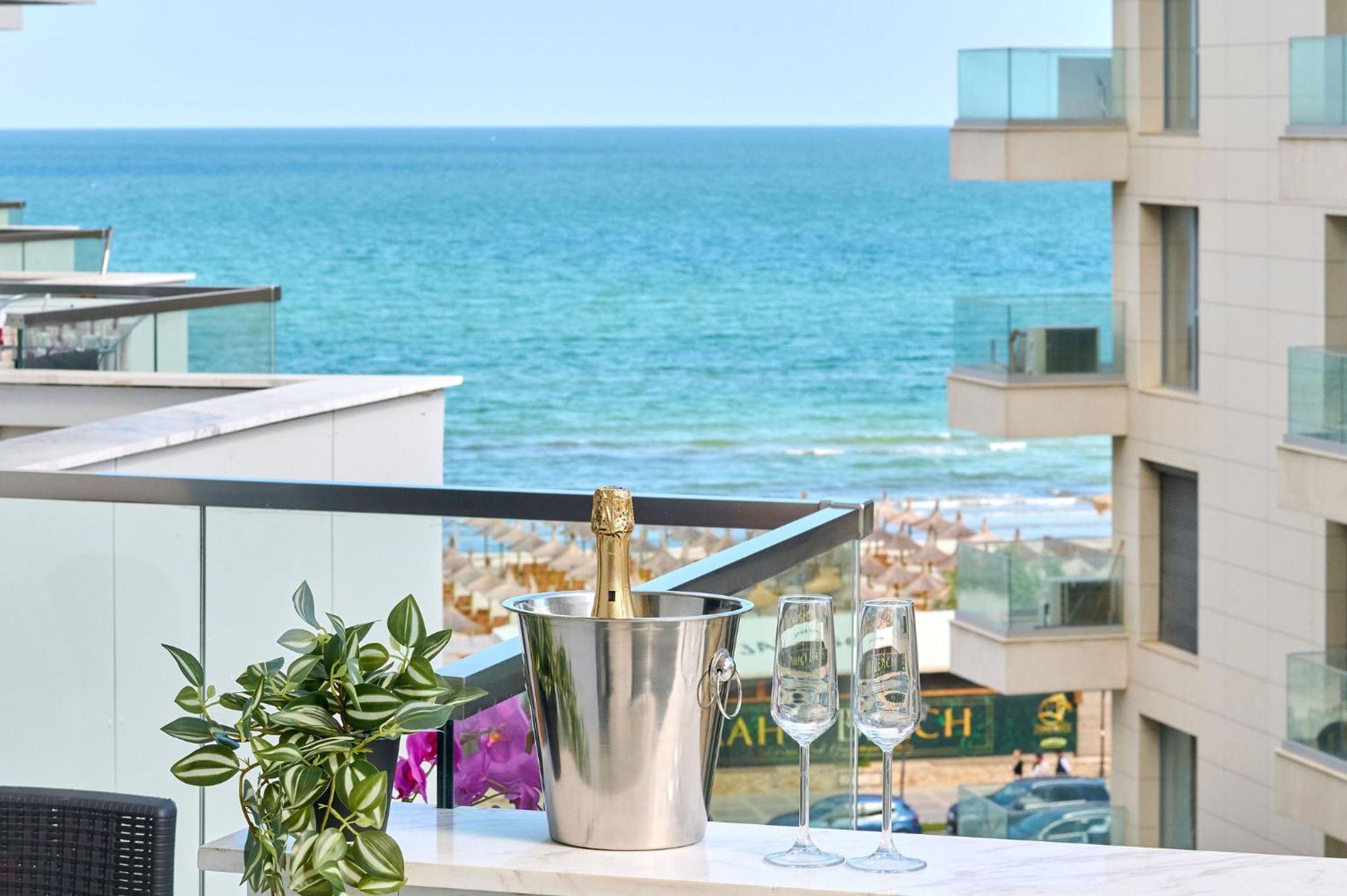 Summer Residence Apartment In Infinity Beach Resort - Parking Mamaia Exterior foto