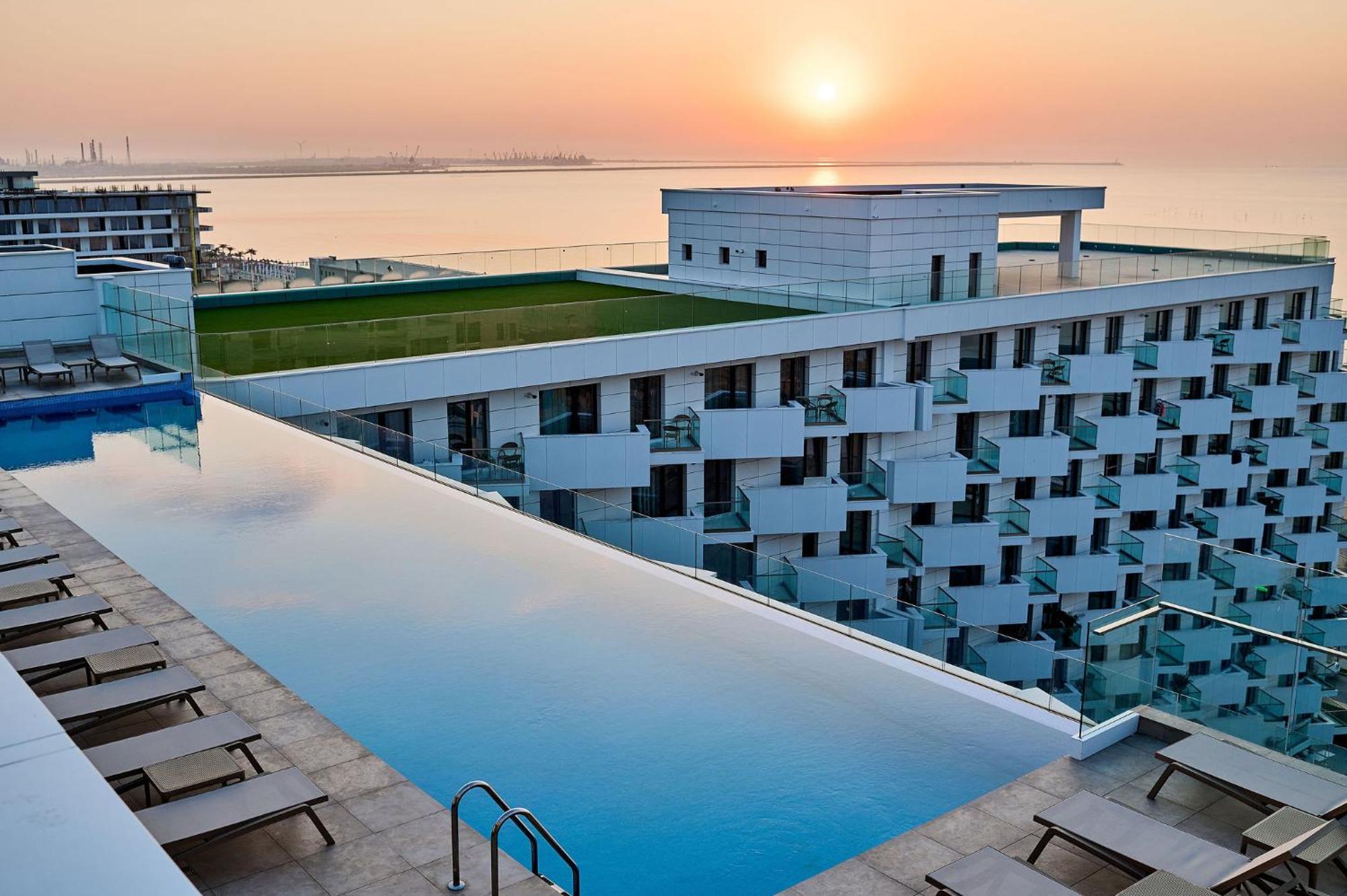Summer Residence Apartment In Infinity Beach Resort - Parking Mamaia Exterior foto
